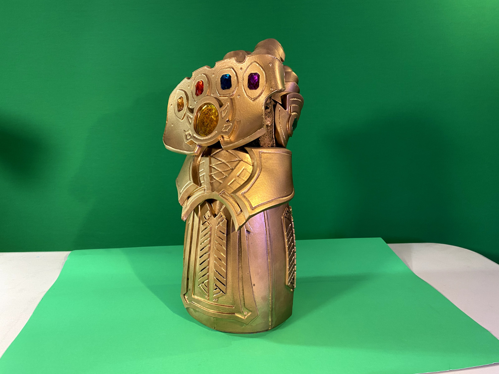 Artist Made Avengers Infinity War Thanos Infinity Gauntlet Custom made, 42x17cm